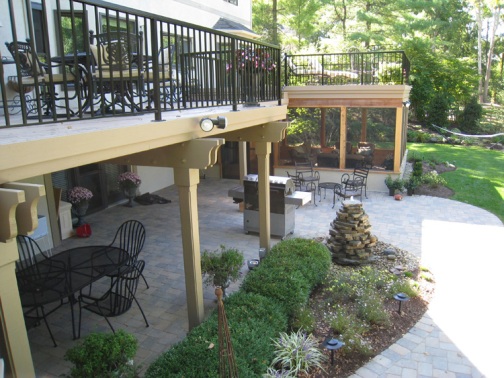 Columbus_OH_large_paver_patio_with_screen_porch_and_deck